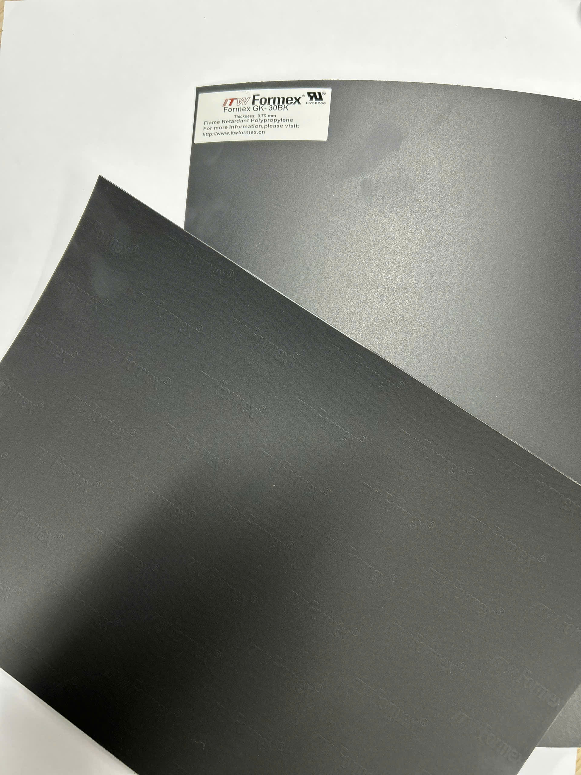 GK-30 Tấm Polypropylene Chống Cháy Formex™ GK-30 (0.76mm, Tự nhiên/Đen, UL94 V-0)